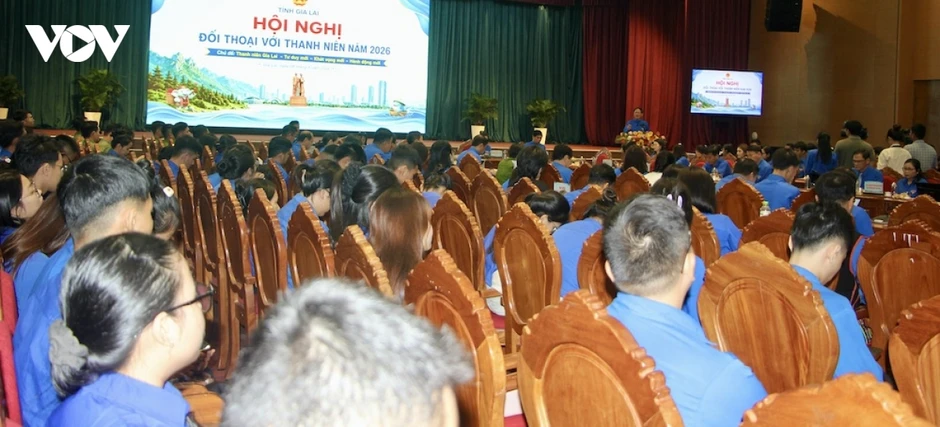 Chủ tịch UBND tỉnh Gia Lai đối thoại với thanh niên Chủ tịch UBND tỉnh Gia Lai đối thoại với thanh niên