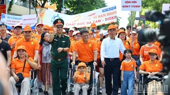 Chung tay chăm lo nạn nhân chất độc da cam
