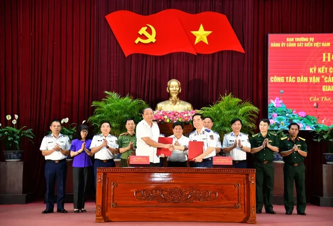 Chung tay gỡ "thẻ vàng" IUU và bảo vệ chủ quyền biển đảo từ đất liền Chung tay gỡ "thẻ vàng" IUU và bảo vệ chủ quyền biển đảo từ đất liền