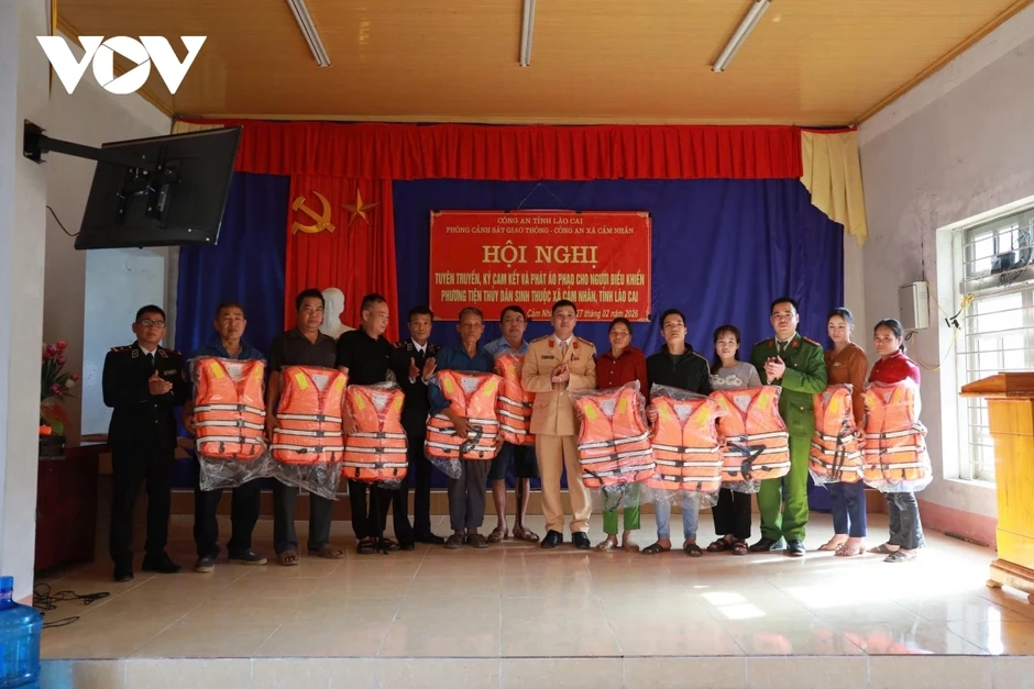 Chung tay vì cuộc sống bình yên sông nước trên hồ Thác Bà (Lào Cai)