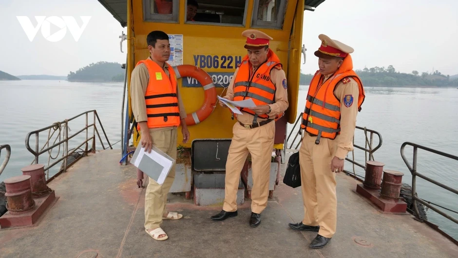 Chung tay vì cuộc sống bình yên sông nước trên hồ Thác Bà (Lào Cai)