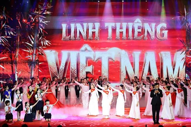 Chương trình chính luận nghệ thuật "ADN - Hành trình nối lại mạch nguồn"