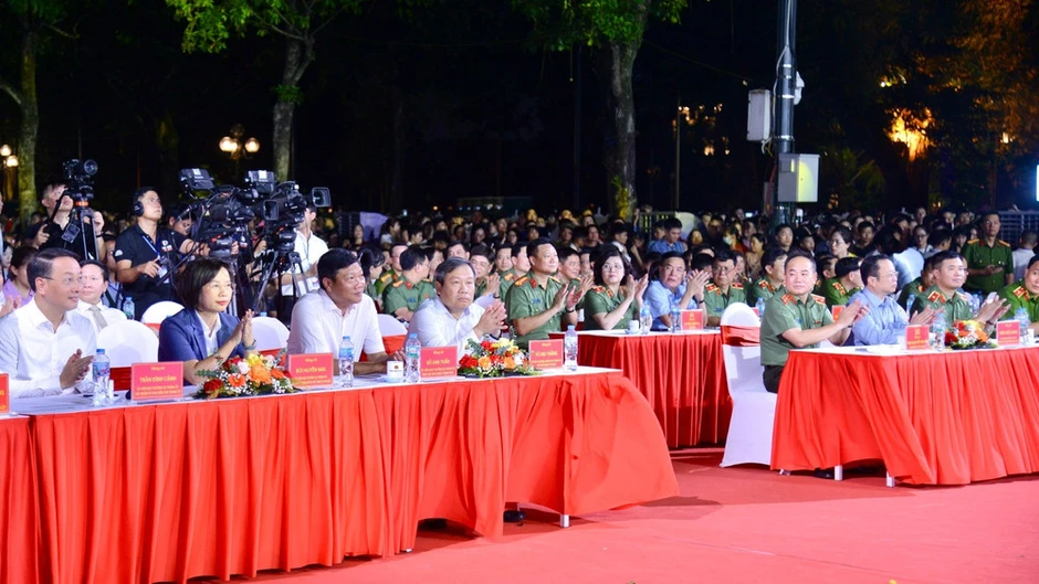 Chương trình nghệ thuật chính luận “81 Mùa bình yên” Chương trình nghệ thuật chính luận “81 Mùa bình yên”