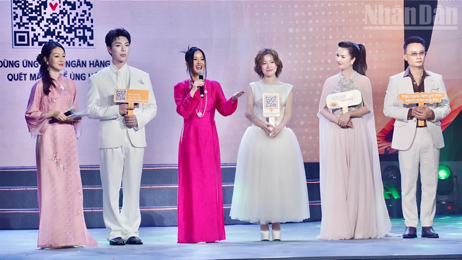 Chương trình nghệ thuật gây quỹ hỗ trợ bệnh nhân ung thư nghèo “Ngày mai tươi sáng” Chương trình nghệ thuật gây quỹ hỗ trợ bệnh nhân ung thư nghèo “Ngày mai tươi sáng”