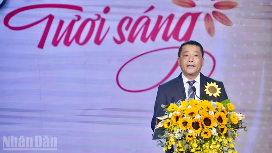 Chương trình nghệ thuật gây quỹ hỗ trợ bệnh nhân ung thư nghèo “Ngày mai tươi sáng” Chương trình nghệ thuật gây quỹ hỗ trợ bệnh nhân ung thư nghèo “Ngày mai tươi sáng”