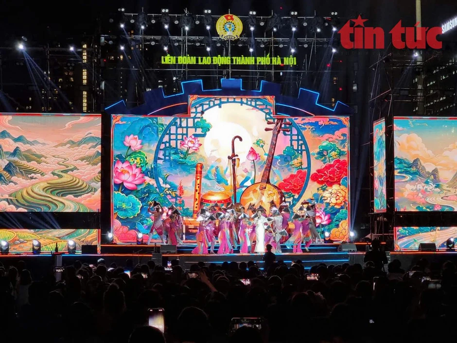 Chương trình 'Vang mãi bản trường ca lao động' lan tỏa khí thế thi đua trong Tháng Công nhân 2026 Chương trình 'Vang mãi bản trường ca lao động' lan tỏa khí thế thi đua trong Tháng Công nhân 2026