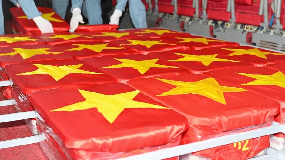 Chuyến bay đặc biệt đưa 7.104 mẫu hài cốt liệt sĩ đi tìm danh tính