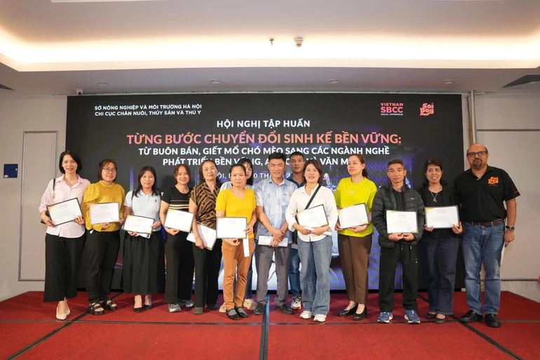 Chuyển đổi sinh kế bền vững từ buôn bán chó mèo sang ngành nghề an toàn và văn minh Chuyển đổi sinh kế bền vững từ buôn bán chó mèo sang ngành nghề an toàn và văn minh