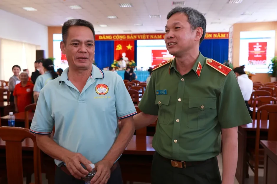 Chuyển đổi số hướng tới bảo vệ bình yên cho nhân dân Chuyển đổi số hướng tới bảo vệ bình yên cho nhân dân