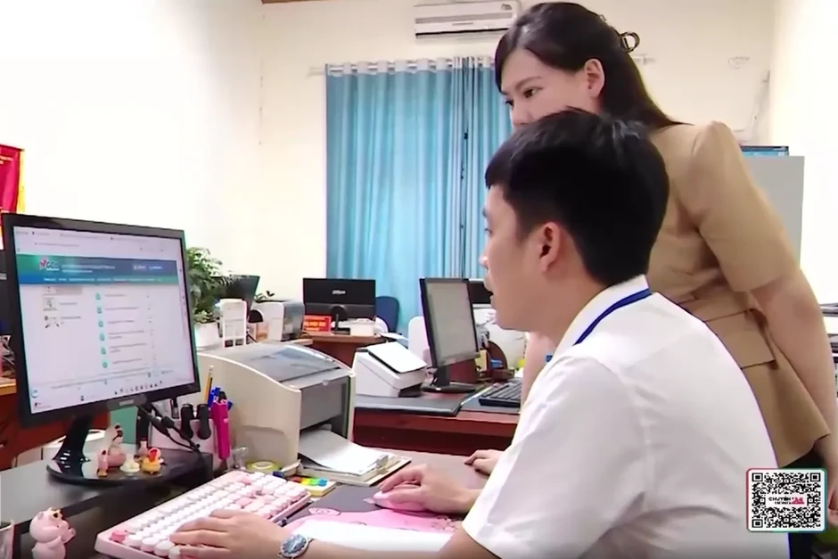 Chuyển đổi số ở cơ sở: Nỗ lực thích ứng với khối lượng công việc lớn Chuyển đổi số ở cơ sở: Nỗ lực thích ứng với khối lượng công việc lớn