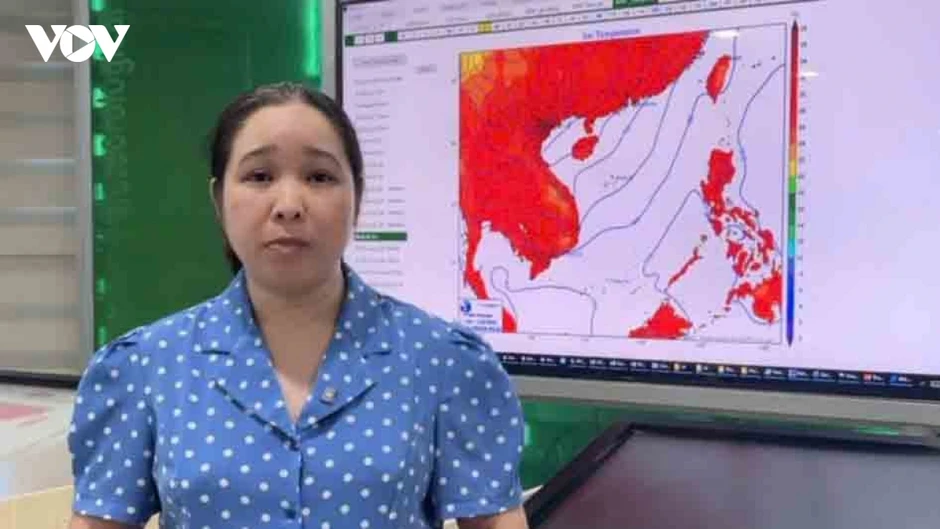 Chuyên gia thời tiết lưu ý về đợt nắng nóng quay trở lại Bắc Bộ, kéo dài 2-3 ngày Chuyên gia thời tiết lưu ý về đợt nắng nóng quay trở lại Bắc Bộ, kéo dài 2-3 ngày