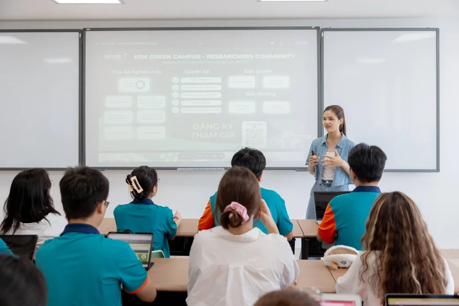 Chuyên gia từ hơn 500 tổ chức trong và ngoài nước giảng dạy cho sinh viên kinh tế Chuyên gia từ hơn 500 tổ chức trong và ngoài nước giảng dạy cho sinh viên kinh tế