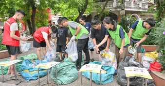 CHUYỆN HÀ THÀNH: Gom rác, gieo mầm xanh