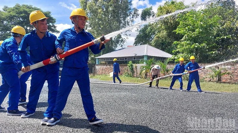 Chuyện phòng cháy, chữa cháy của ông Hai Nùng Chuyện phòng cháy, chữa cháy của ông Hai Nùng