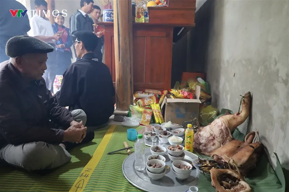 Chuyện về đền thiêng ở Nghệ An mỗi năm mở ngày hội bắt cá mát một lần để chiêu đãi khách Chuyện về đền thiêng ở Nghệ An mỗi năm mở ngày hội bắt cá mát một lần để chiêu đãi khách