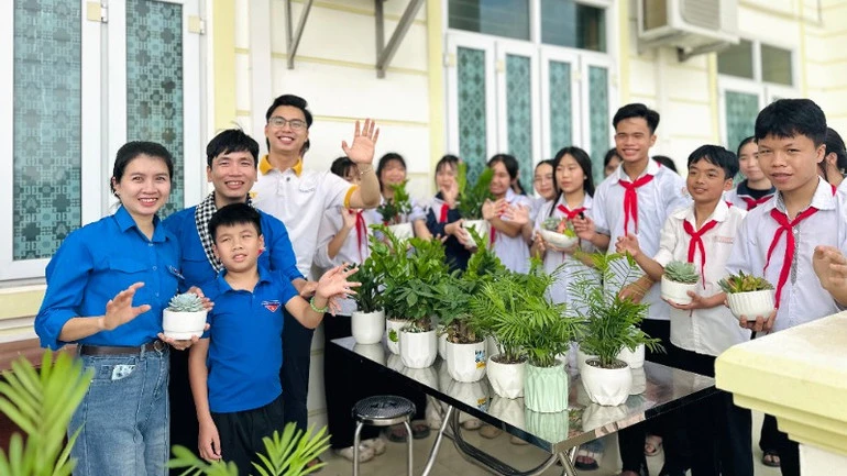 Chuyến xe tử tế tháng ba lan tỏa màu xanh cho tương lai Chuyến xe tử tế tháng ba lan tỏa màu xanh cho tương lai