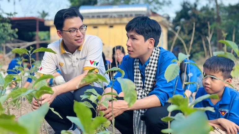 Chuyến xe tử tế tháng ba lan tỏa màu xanh cho tương lai Chuyến xe tử tế tháng ba lan tỏa màu xanh cho tương lai