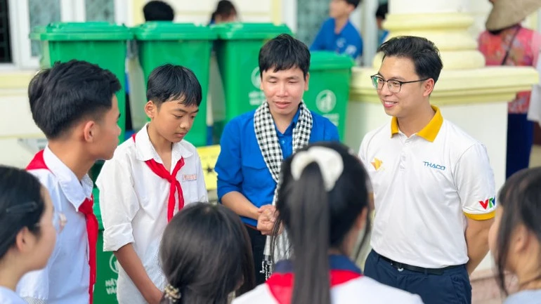 Chuyến xe tử tế tháng ba lan tỏa màu xanh cho tương lai Chuyến xe tử tế tháng ba lan tỏa màu xanh cho tương lai