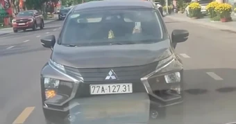 Clip ô tô dừng án ngữ làn ngược chiều giữa phố biển Quy Nhơn gây bức xúc