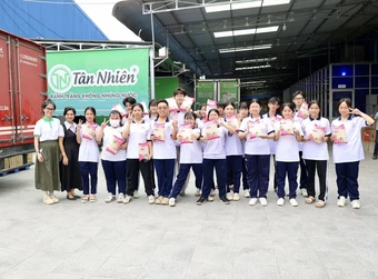 Cơ sở sản xuất trở thành lớp học hướng nghiệp thực tế cho học sinh
