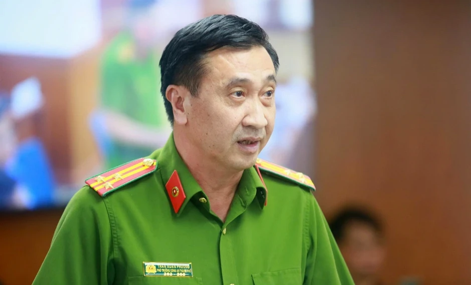 Có trường hợp rút xăng từ xe để tích trữ, Công an TP.HCM cảnh báo nguy cơ cháy nổ Có trường hợp rút xăng từ xe để tích trữ, Công an TP.HCM cảnh báo nguy cơ cháy nổ