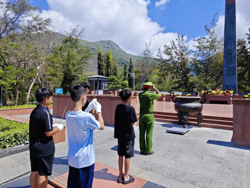 Côn Đảo: Giúp học sinh chưa ngoan chuyển biến nhận thức từ hoạt động tri ân Côn Đảo: Giúp học sinh chưa ngoan chuyển biến nhận thức từ hoạt động tri ân