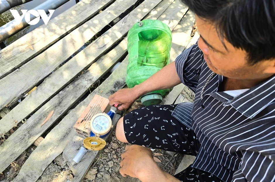 Cơn khát nước sạch giữa vùng đất nhiễm phèn mặn ở Biển Bạch, Cà Mau Cơn khát nước sạch giữa vùng đất nhiễm phèn mặn ở Biển Bạch, Cà Mau