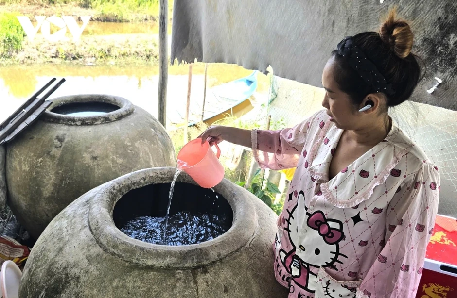 Cơn khát nước sạch giữa vùng đất nhiễm phèn mặn ở Biển Bạch, Cà Mau Cơn khát nước sạch giữa vùng đất nhiễm phèn mặn ở Biển Bạch, Cà Mau