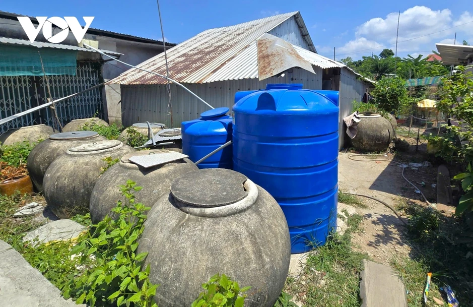 Cơn khát nước sạch giữa vùng đất nhiễm phèn mặn ở Biển Bạch, Cà Mau Cơn khát nước sạch giữa vùng đất nhiễm phèn mặn ở Biển Bạch, Cà Mau