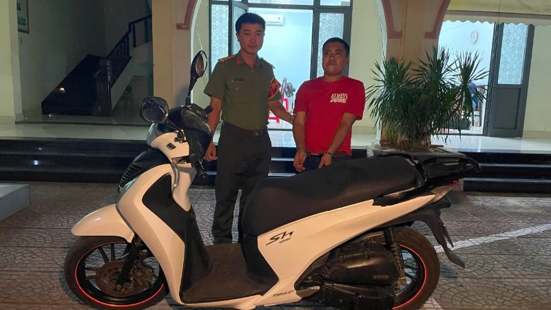 Công an Đà Nẵng truy bắt thành công đối tượng cướp xe mô-tô SH sau 8 giờ gây án Công an Đà Nẵng truy bắt thành công đối tượng cướp xe mô-tô SH sau 8 giờ gây án