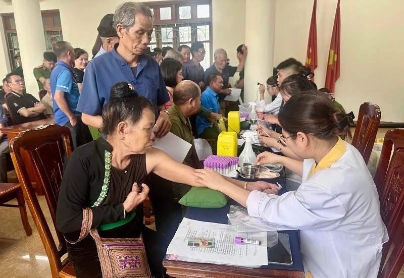 Công an Điện Biên thực hiện thu nhận mẫu sinh phẩm ADN thân nhân liệt sĩ Công an Điện Biên thực hiện thu nhận mẫu sinh phẩm ADN thân nhân liệt sĩ