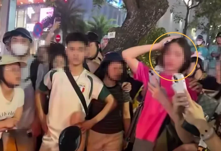 Công an điều tra vụ nữ tài xế xe ôm công nghệ nghi bị hành hung, chảy máu đầu ở Hà Nội Công an điều tra vụ nữ tài xế xe ôm công nghệ nghi bị hành hung, chảy máu đầu ở Hà Nội
