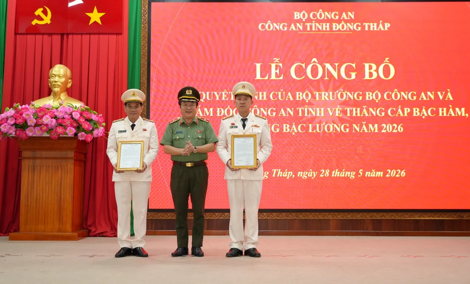 Công an Đồng Tháp nâng bậc hàm, lương cho hơn 1.200 cán bộ, chiến sĩ