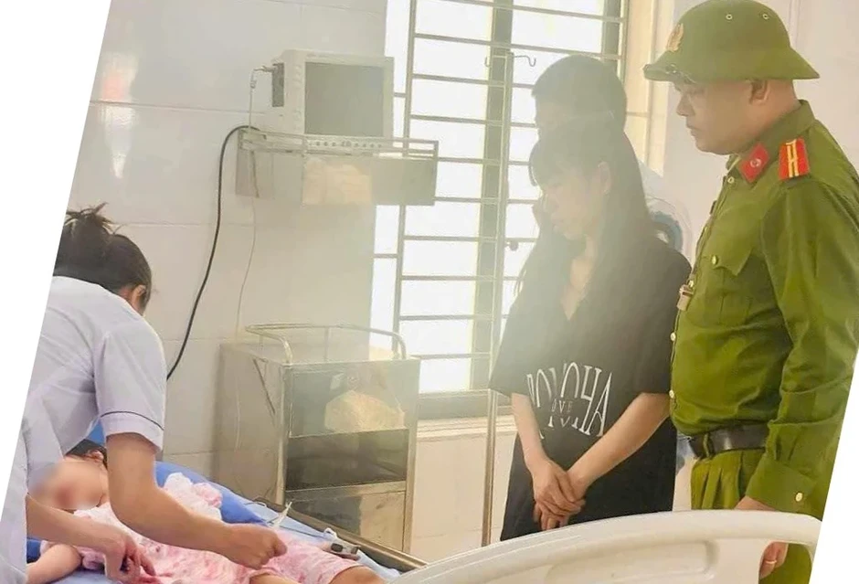 Công an dùng xe ưu tiên đưa bé 5 tuổi đi cấp cứu khi chờ phà ra Cát Bà Công an dùng xe ưu tiên đưa bé 5 tuổi đi cấp cứu khi chờ phà ra Cát Bà