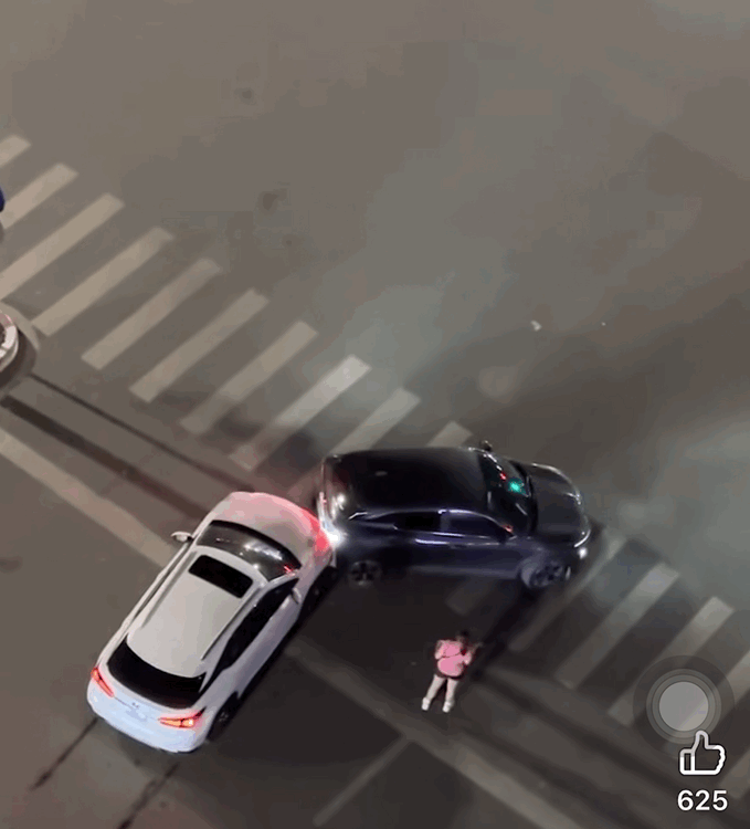 Công an Hà Nội công bố nguyên nhân xế hộp Lexus gây tai nạn liên hoàn Công an Hà Nội công bố nguyên nhân xế hộp Lexus gây tai nạn liên hoàn