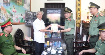 Công an Hà Nội nối tiếp mạch nguồn truyền thống