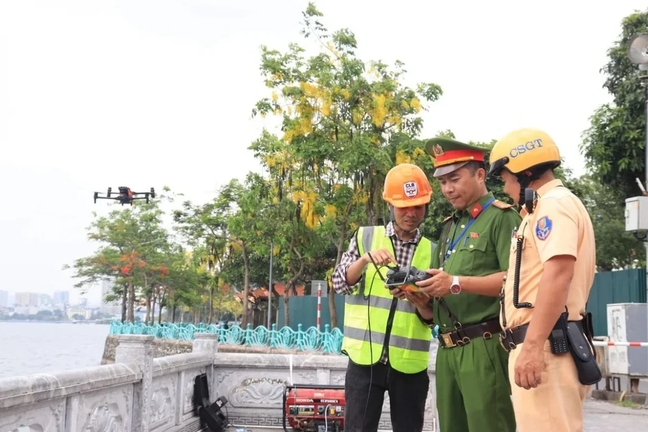 Công an Hà Nội thử nghiệm UAV phát hiện vi phạm từ trên không Công an Hà Nội thử nghiệm UAV phát hiện vi phạm từ trên không
