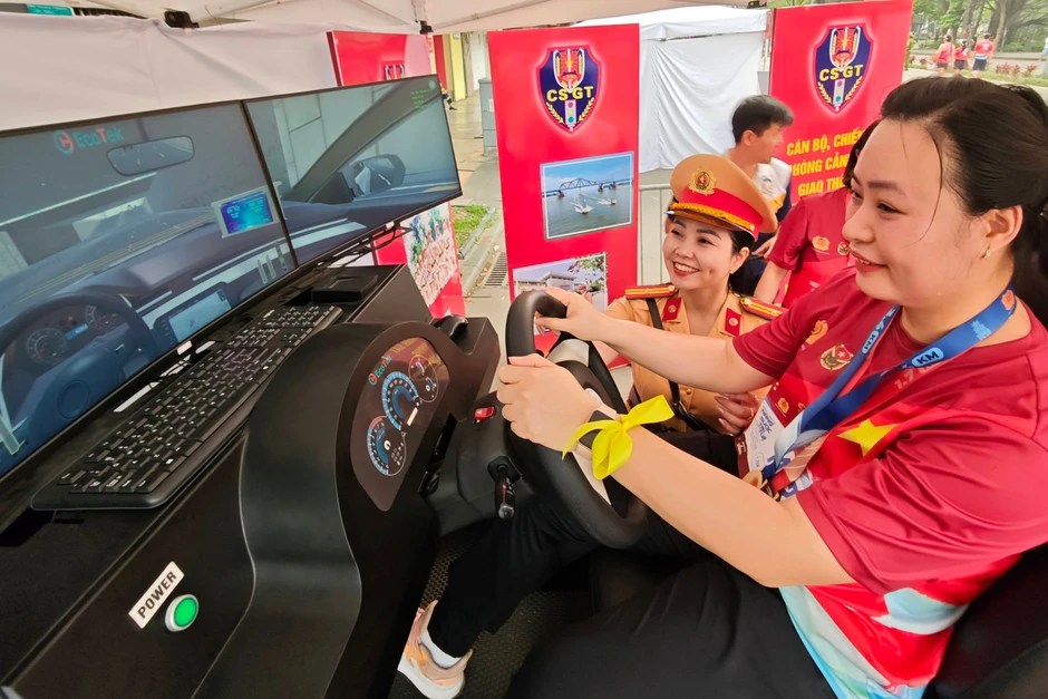 Công an Hà Nội tổ chức ngày hội trải nghiệm không thể bỏ lỡ tại phố đi bộ Hồ Gươm Công an Hà Nội tổ chức ngày hội trải nghiệm không thể bỏ lỡ tại phố đi bộ Hồ Gươm