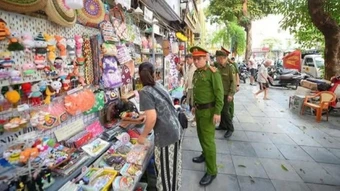 Công an Hà Nội xem xét trách nhiệm cán bộ để xảy ra nhiều vi phạm trật tự đô thị
