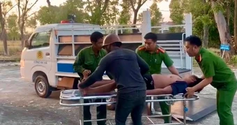 Công an kịp thời cứu người đàn ông co giật trên đường tránh ở Gia Lai