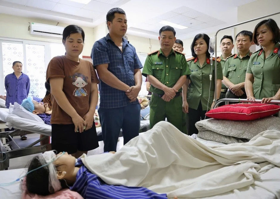 Công an Lạng Sơn cứu thành công cháu bé 5 tuổi bị lạc trong rừng Công an Lạng Sơn cứu thành công cháu bé 5 tuổi bị lạc trong rừng