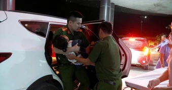 Công an Lạng Sơn cứu thành công cháu bé 5 tuổi bị lạc trong rừng