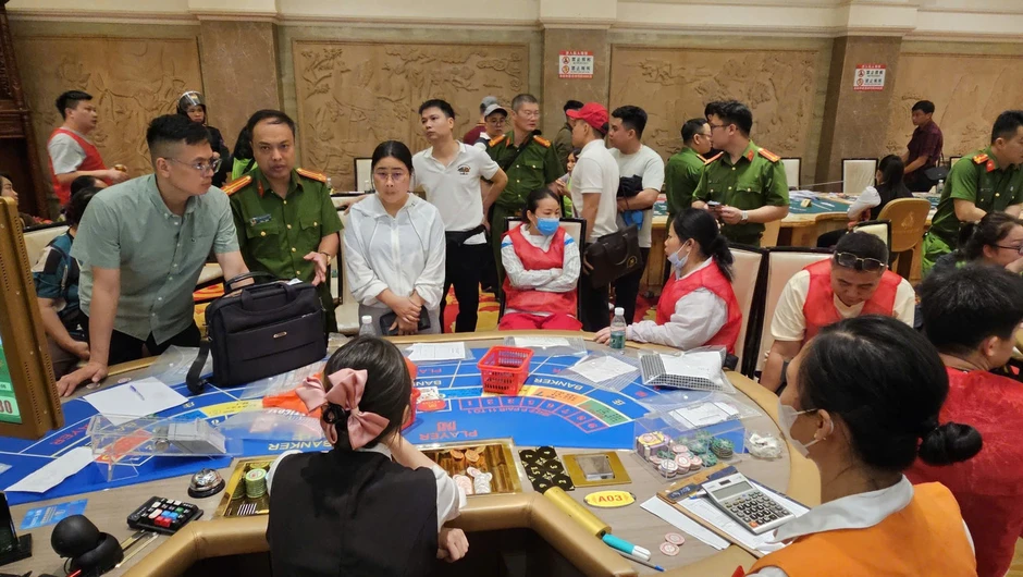 Công an Lạng Sơn nói gì về clip cho rằng 'nhiều người đu cây tháo chạy khỏi casino' Công an Lạng Sơn nói gì về clip cho rằng 'nhiều người đu cây tháo chạy khỏi casino'