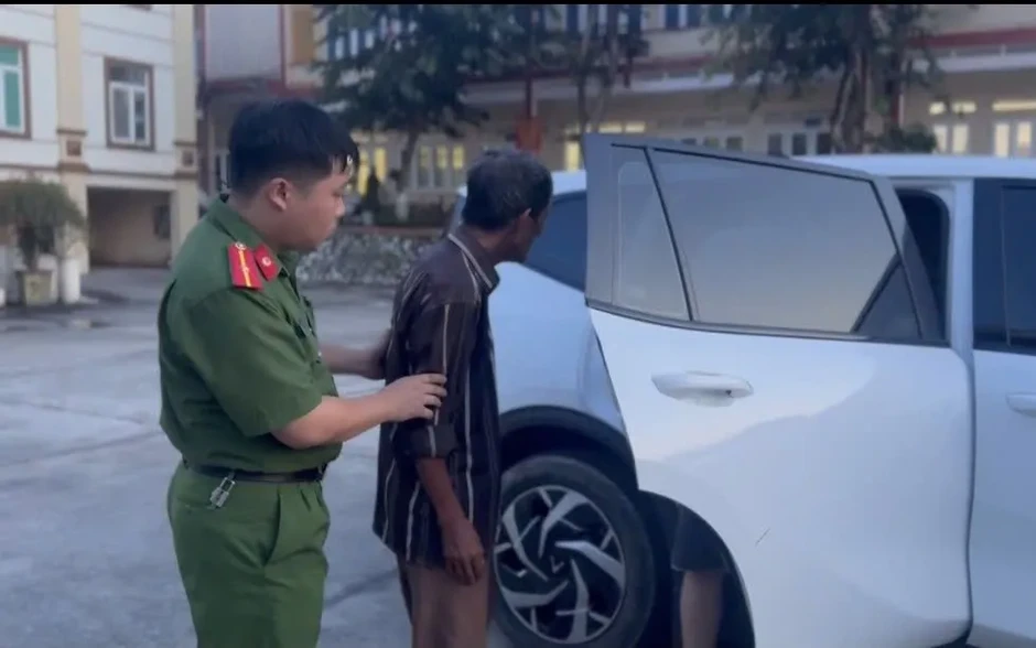 Công an Lào Cai xác minh nhanh, đưa người đàn ông đi lạc 3 ngày về nhà an toàn Công an Lào Cai xác minh nhanh, đưa người đàn ông đi lạc 3 ngày về nhà an toàn