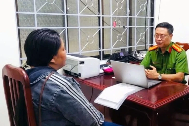 Công an lập hồ sơ xử lý vụ hai người nghi bạo hành, ép trẻ em bán hàng rong ở TP.HCM Công an lập hồ sơ xử lý vụ hai người nghi bạo hành, ép trẻ em bán hàng rong ở TP.HCM