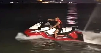 Công an mời làm việc TikToker phóng mô tô nước trên bãi tắm công cộng Nha Trang