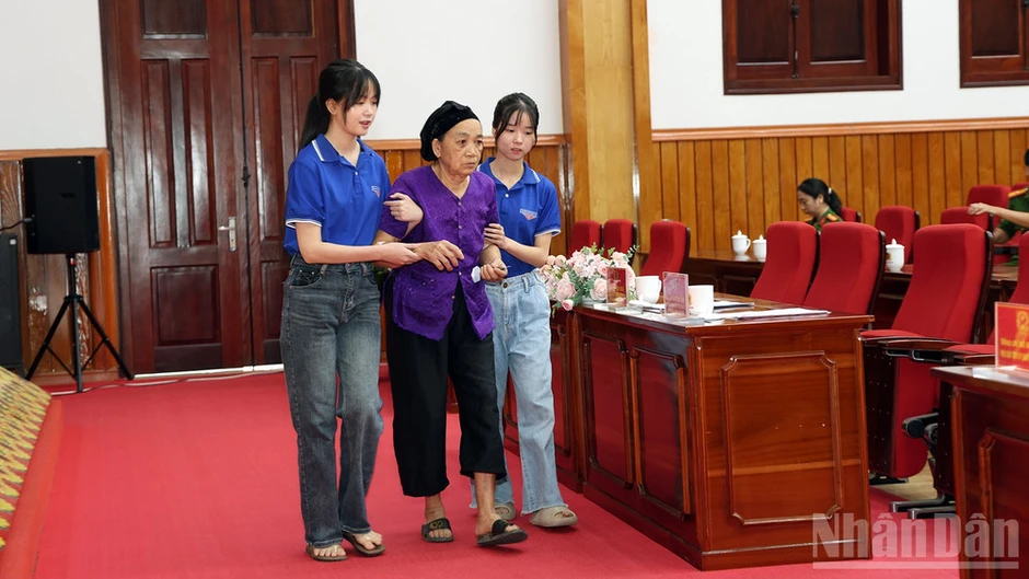 Công an tỉnh Tuyên Quang phát động cao điểm thu nhận mẫu ADN thân nhân liệt sĩ