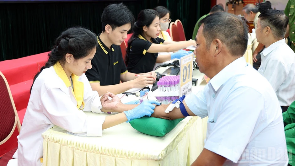 Công an tỉnh Tuyên Quang phát động cao điểm thu nhận mẫu ADN thân nhân liệt sĩ