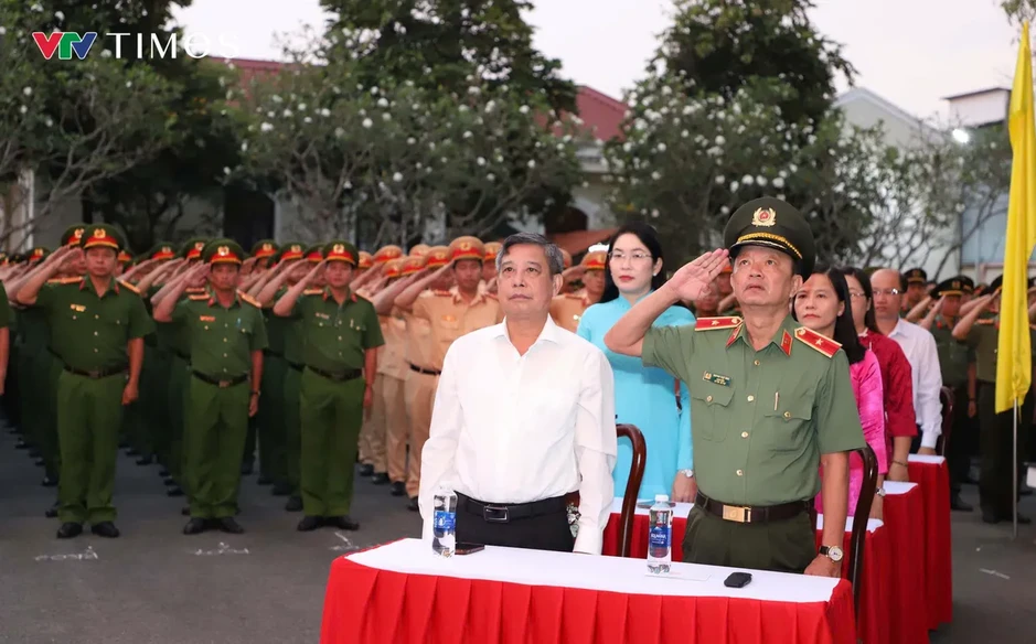 Công an TP Cần Thơ và lực lượng ANTT ở cơ sở nô nức bầu cử sớm Công an TP Cần Thơ và lực lượng ANTT ở cơ sở nô nức bầu cử sớm
