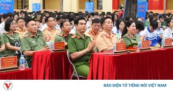 Công an TP Hải Phòng đẩy mạnh tuyên truyền về an toàn giao thông cho học sinh